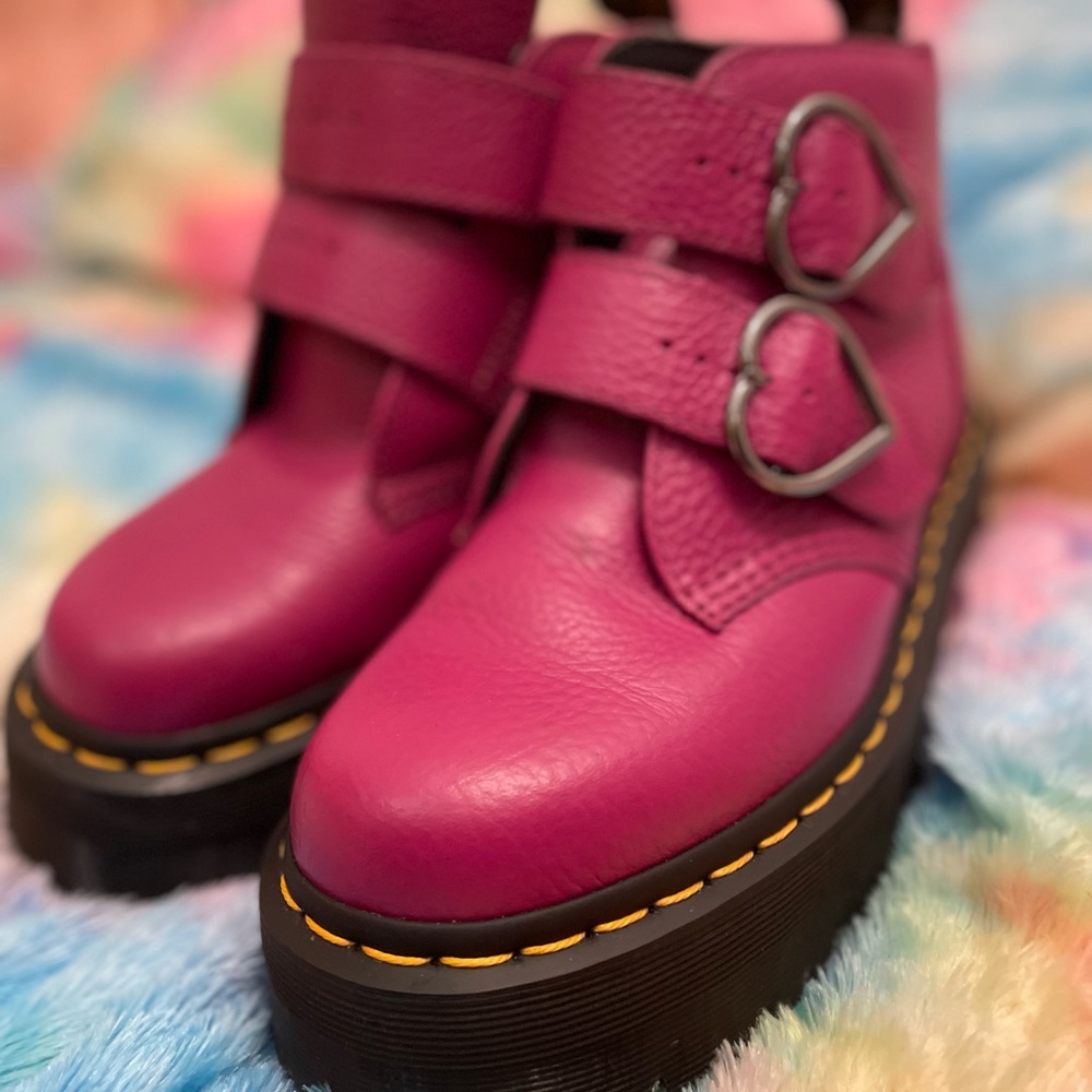 Dr Martens Doc Martens Devon Heart Platform Boots